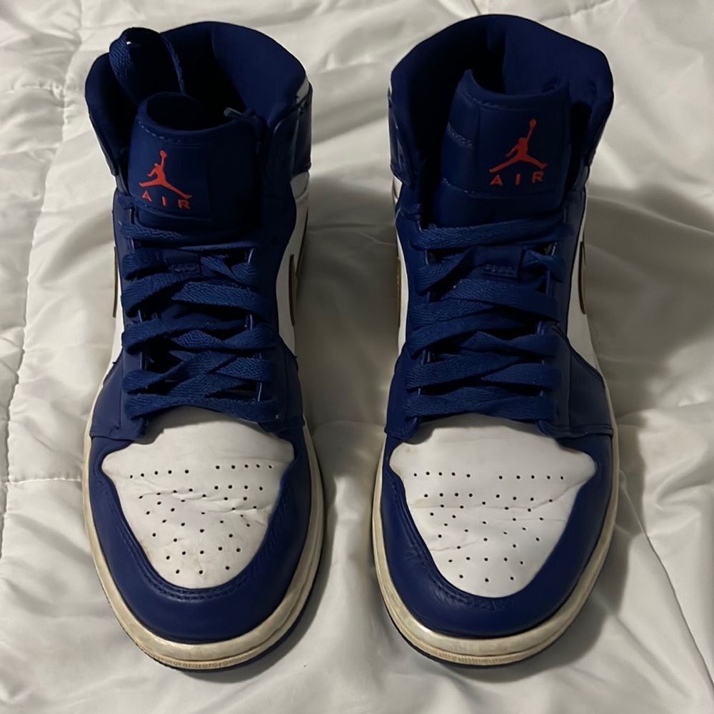 Jordan 1 Retro Gold Medal    US Size 7